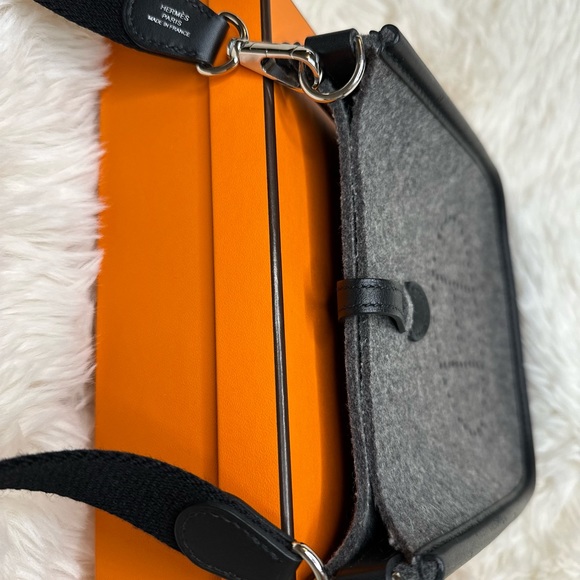 Hermes Evelyne Gen III Felt TPM Gray with Black Lining - Picture 2 of 14